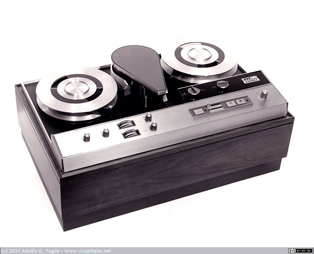 1517 - Videograbador helicoidal Ampex VR-7000, 1965