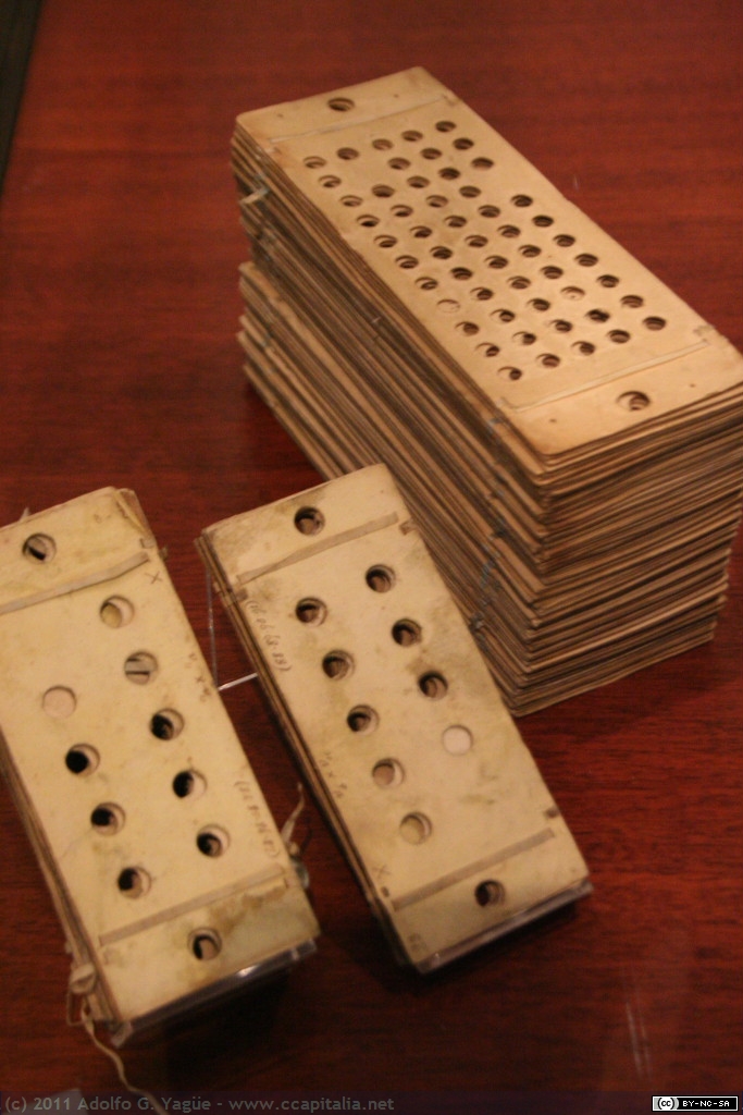 1837 - Tarjetas perforadas para el Analytical Engine. Museo de la Ciencia de Londres