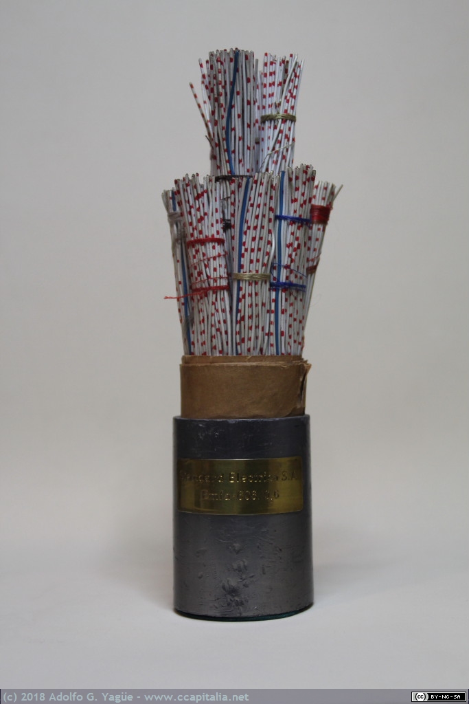 627 - Cable telefónico de 606 hilos de 0,6mm. Aislante de plástico y cubierta de plomo, 1960