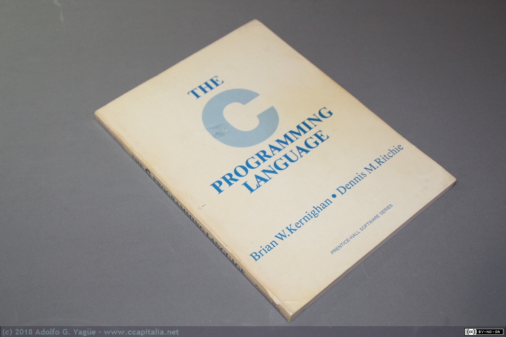 057 - The C Programming Language. Kernighan and Ritchie, 1978