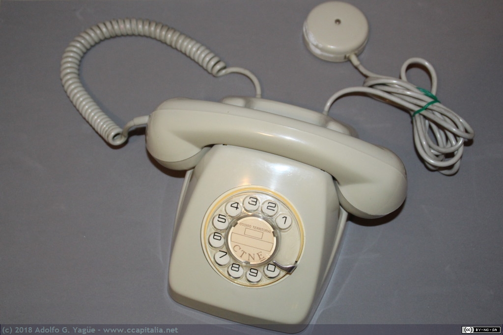 301 - Teléfono Heraldo. Fabricado por Citesa para la CTNE. España, 1975