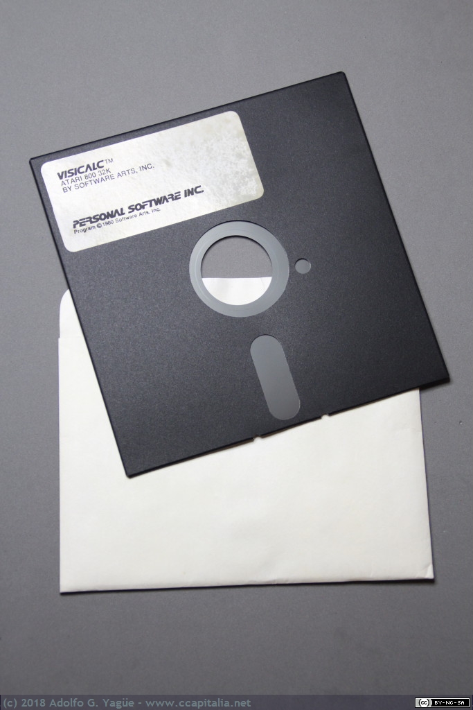 749 - VisiCalc. Diskette de 5" 1/4 para Atari 800, 1980