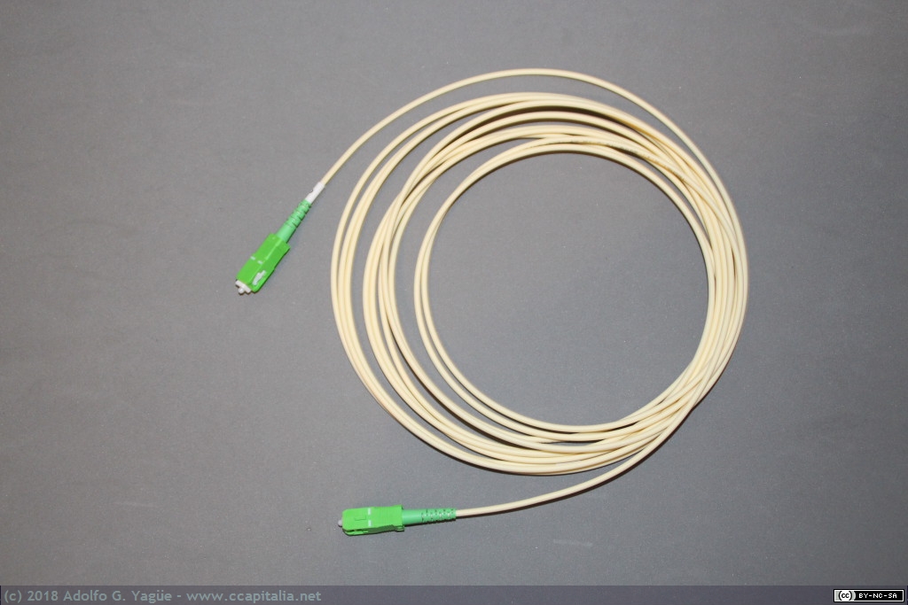 878 - Cordón de fibra óptica G.657.A conectorizada en cada extremo con SC/APC y SC/APC, 2008
