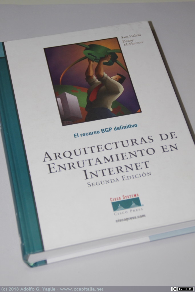 1151 - Arquitecturas de Enrutamiento de Internet. Sam Halabi and Danny McPerson. Cisco Press, 2001