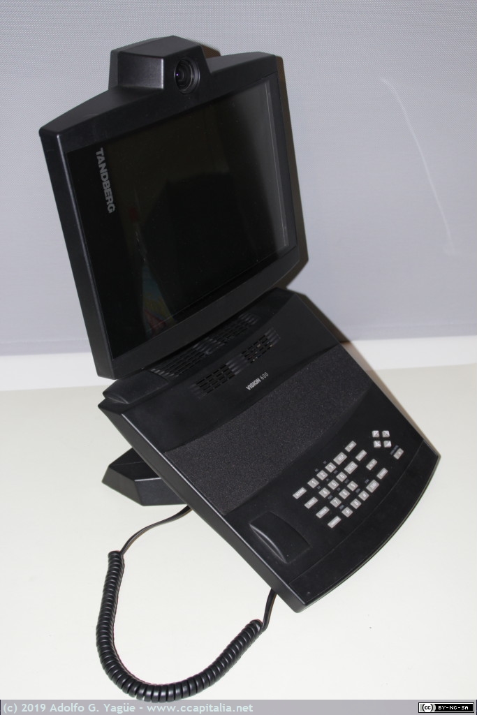 1112 -  Tandberg Vision 600. Videoteléfono RDSI (2), 1995