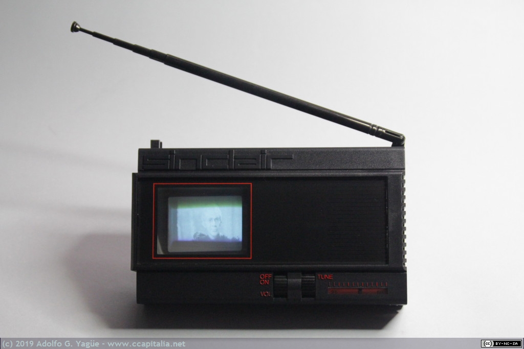 1261 -  Televisión portátil Sinclair flat-screen pocket TV FTV1 (1), 1983
