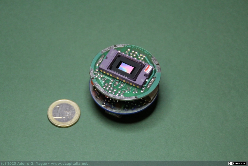 1315 - Charge-Coupled Device (CCD) de Sony, 1985