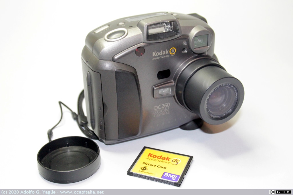 1317 - Kodak DC 260 de 1,6Mpx y tarjeta de memoria CompactFlash de 8MB (1), 1998