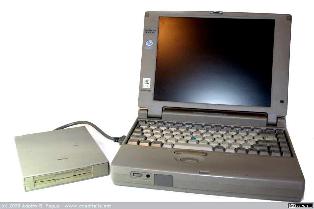 669 - Toshiba Satellite Pro 430CDT. Pentium 120MHz, color, CD-ROM y FDD externo, 1997