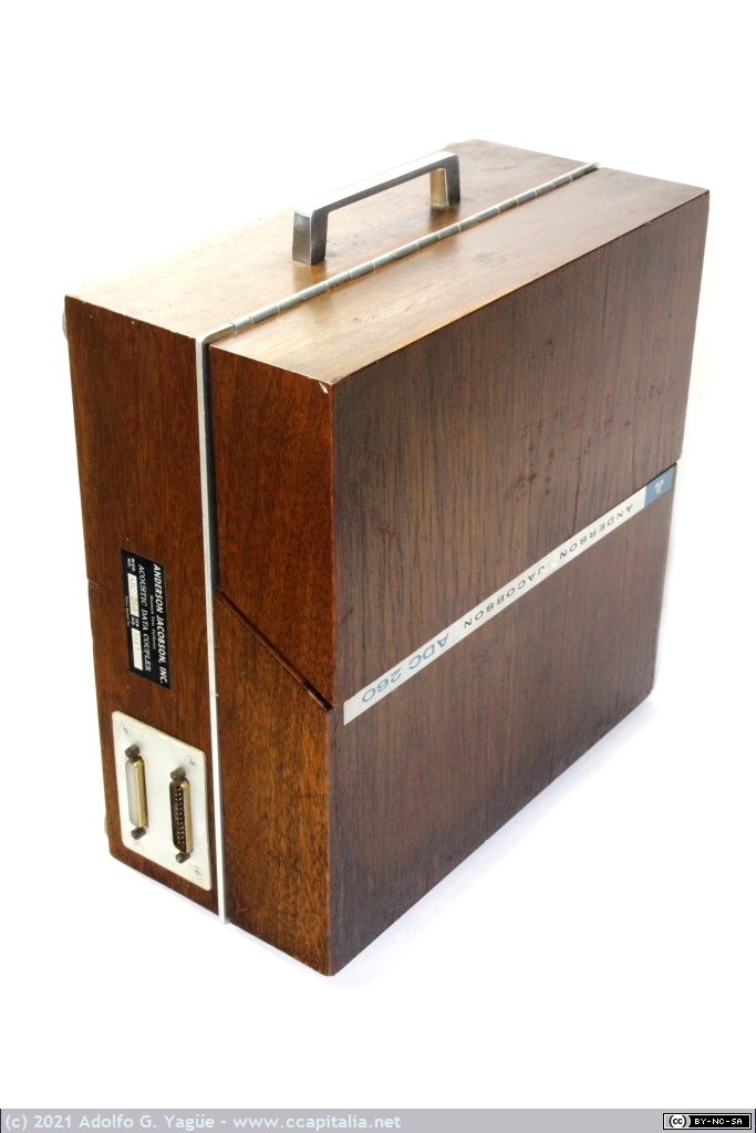 1552 - Acoplador acústico Anderson Jacobson ADC 260 compatible Bell 103 (300 bps) (1), 1968