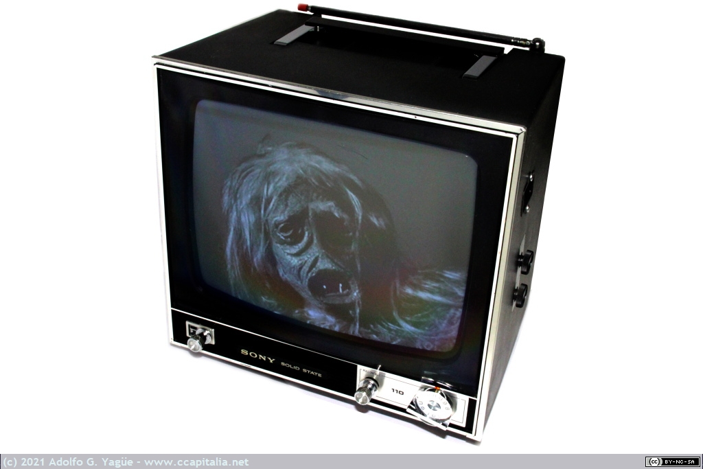 1532 - Televisor monitor en B/N de 11". Sony 110, 1965