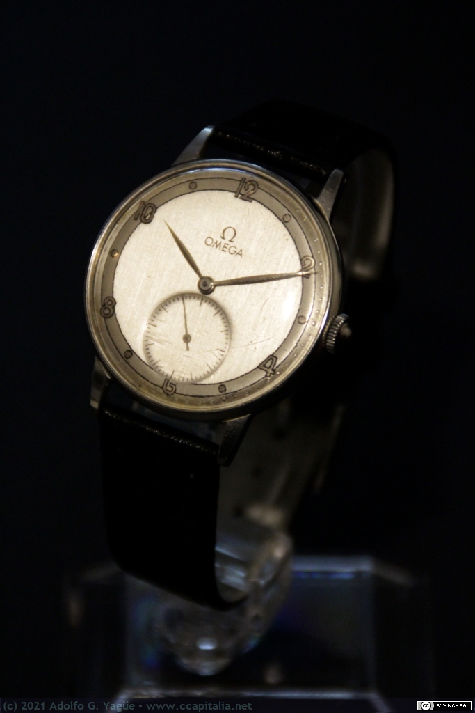 097 - Omega. Reloj de pulsera con movimiento mecánico de cuerda manual (1), 1939