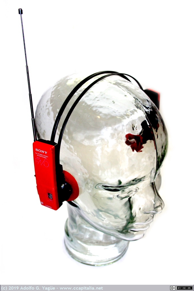 1280 - Sony MDR-FM5. Auriculares con radio FM (1), 1982