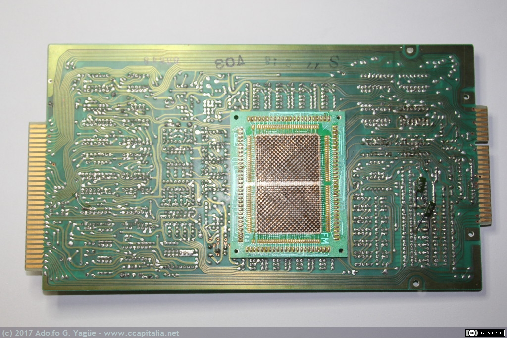293 - Tarjeta de un TPV (detalle de memoria de ferrita 192 Bytes), 1977