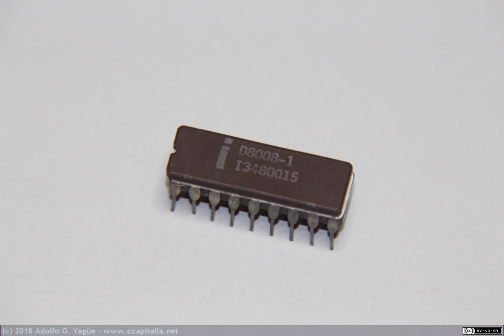 102 - Microprocesador Intel 8008. 8bits con reloj de 200 a 800KHz, 1972