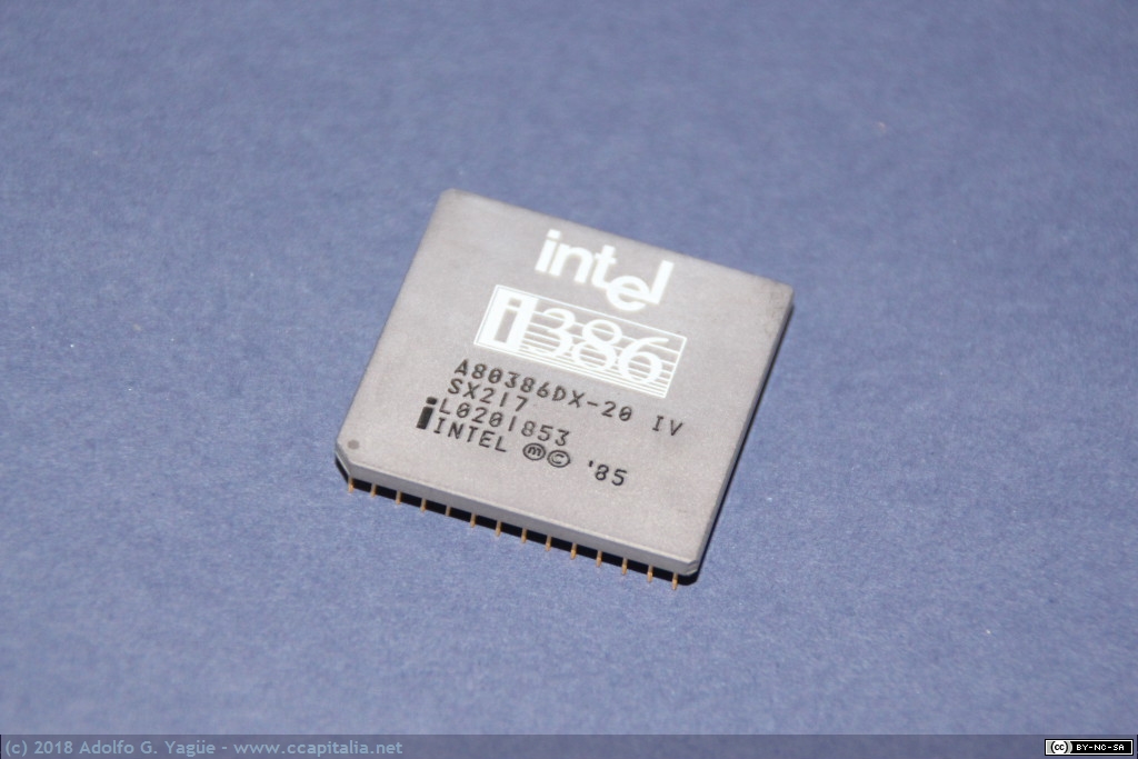 048 - Microprocesador Intel 80386. 32bits y 20MHz, 1985