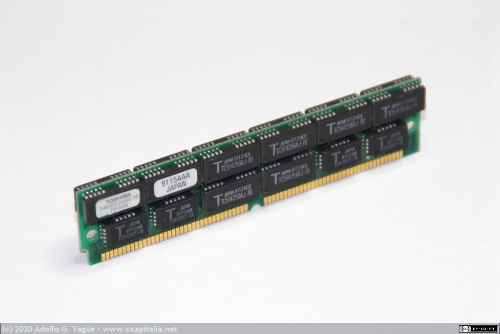723 - SIMM 72 pines de 2MB y 70ns. IBM 71F7008 (Toshiba), 1990