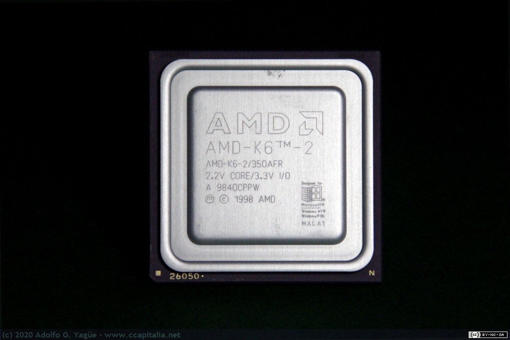 713 - Microprocesador AMD K6. 32bits y 350MHz, 1998