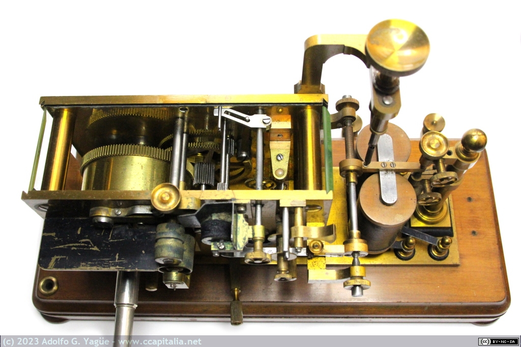 1760 - Impresor telegráfico L.M. Ericsson. Detalle interior de la maquinaría de relojería (6), 1880