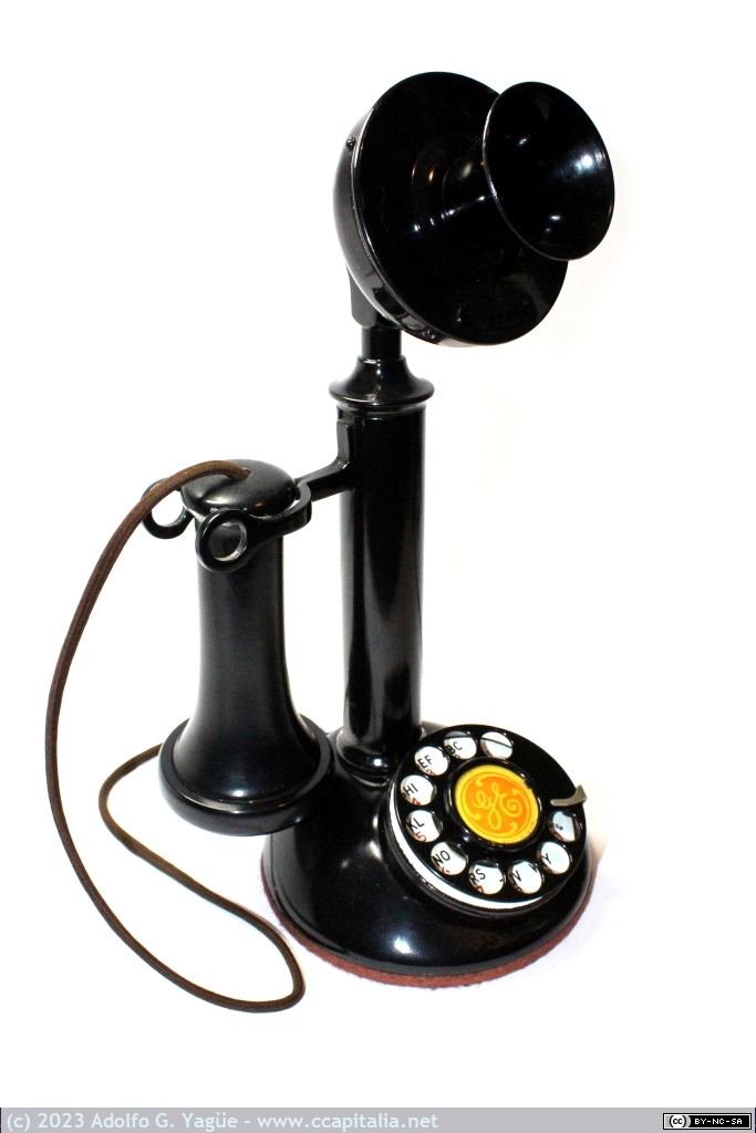 1779 - Teléfono Northern Electric N50-AL. Rediseño del Western Electric 20AL incluyendo disco de marcado (1), 1921