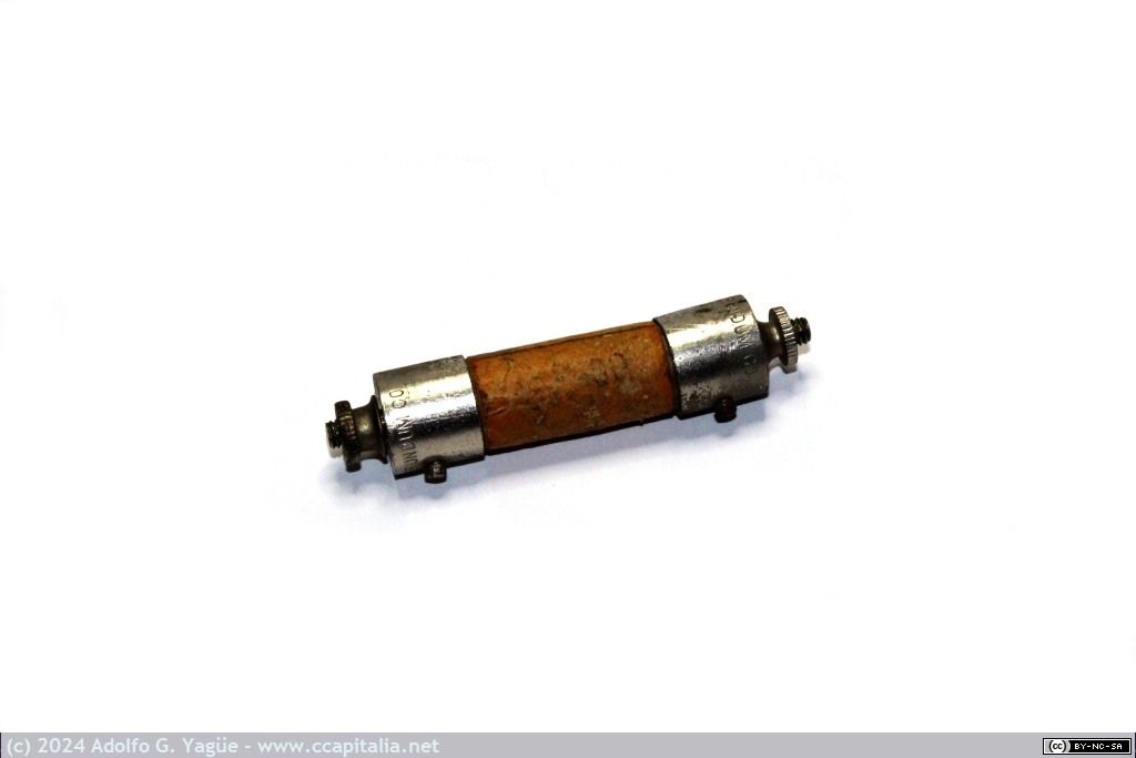 1826 - Detector de radio de carborundum fabricado por la firma The Carborundum, 1924