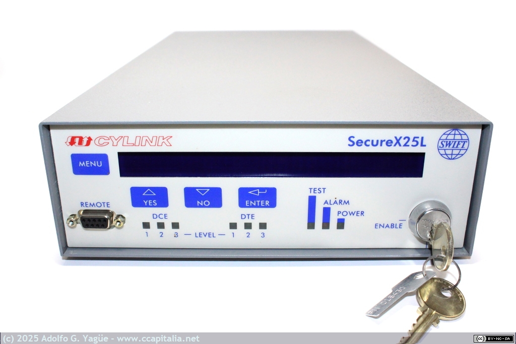 1816 - Cylink SecureX25L. Encriptador DES para X.25 (red conmutación paquetes) de la red bancaria SWIFT (1), 1992