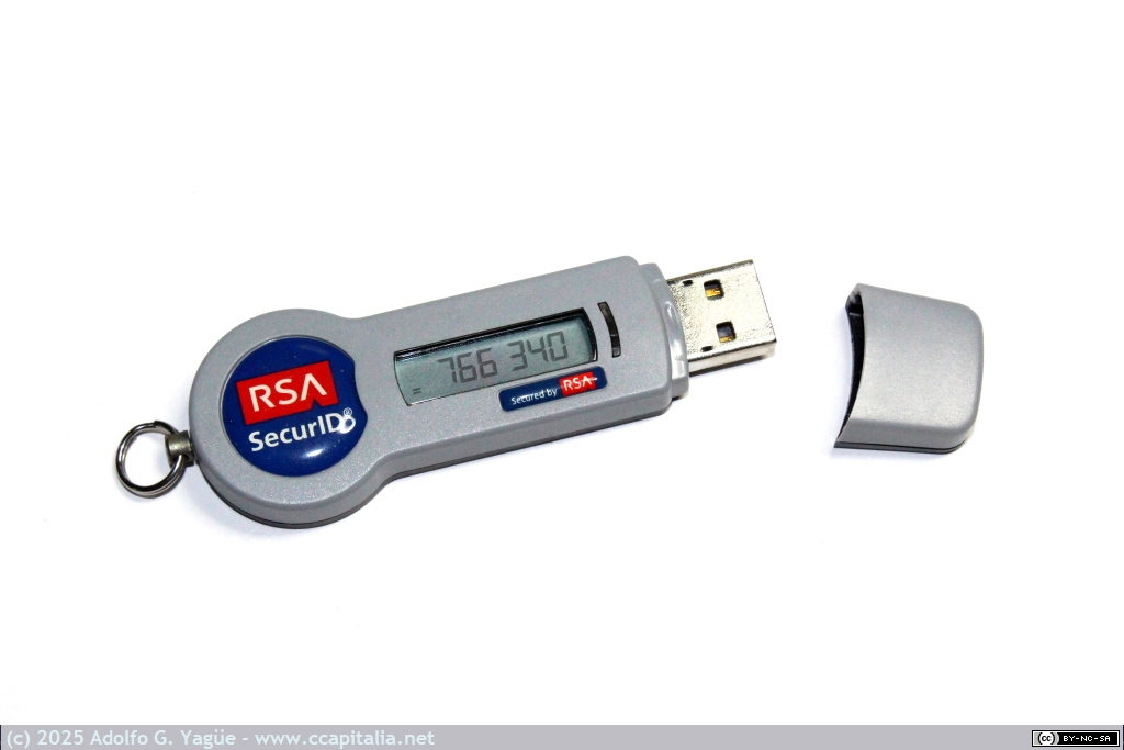 1762 - RSA SecurID SD800. Token TTOTP con almacenamiento USB seguro para contraseñas y certificados, 2003