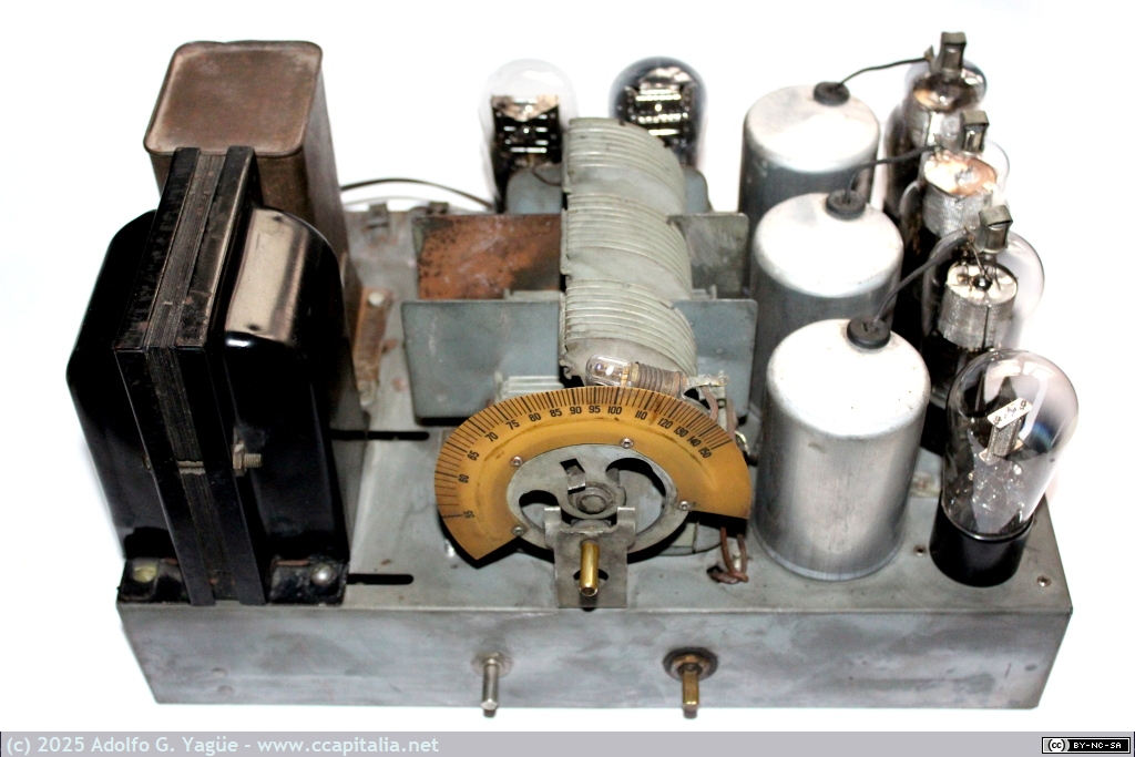 1817 - Philco model 20. 3 tetrodos amp. RF, 1 triodo detección, 2 triodos amp. BF y 1 doble-diodo rectifcación (3), 1930