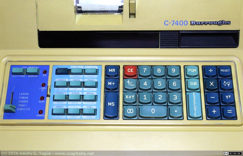 1687 - Burroughs C-7400. Detalle de teclado (2), 1976