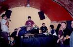 Akiyama, Pesqui, F-on, Daoun, Roberto, Juancar y Sevi - Klangmaschine [08.06.03]