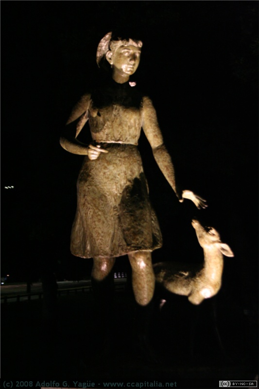 Niña con cervatillo (1)