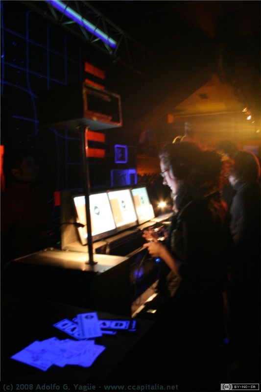 Colectivo Platoniq - Presentación Burn Station - 22.01.06 (5)