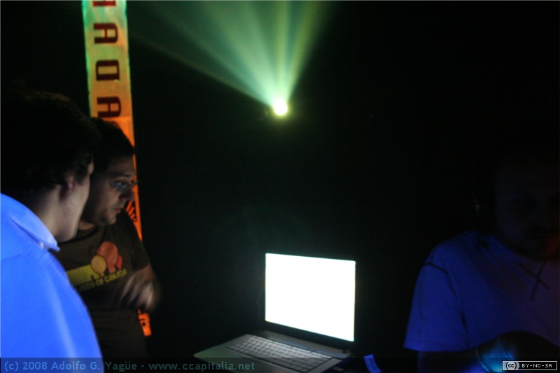 Dj Posh y Robert Calvin - Fiesta 10 Aniversario - 19.05.07 (5)