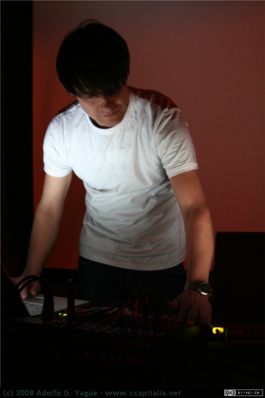 Olaf Bender - Fiesta Raster-Noton - 25.01.07 (1)
