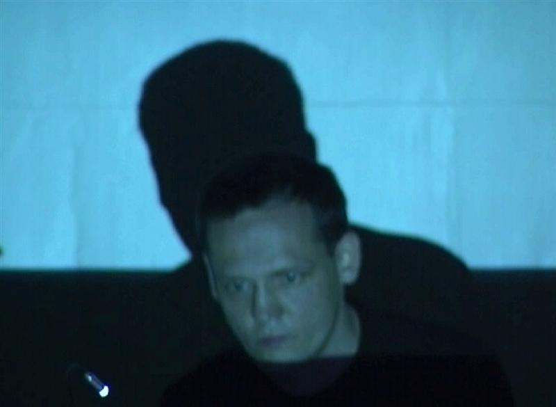 Carlsten Nicolai aka Alva Noto  - La Casa Encendida - 10.06.04