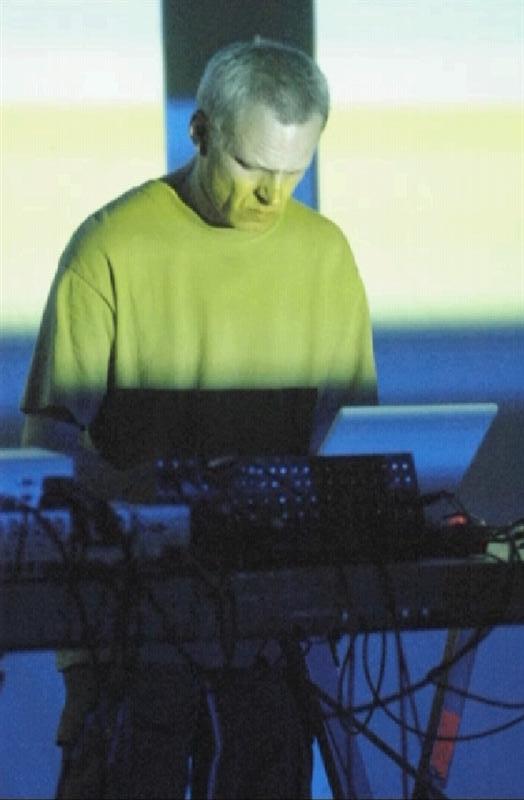 Frank Bretschneider  aka Komet - La Casa Encendida - 11.06.04