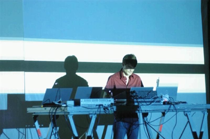 Olaf Bender aka Byetone - La Casa Encendida - 10.06.04 (2)