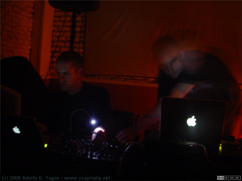Chartier y Deupree - Klangmaschine  - 12.03.04 (3)