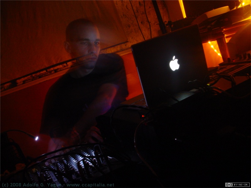 Taylor Deupree - Klangmaschine - 12.03.04 (3)
