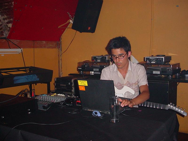 Mitchell Akiyama - Klangmaschine - 08.06.03 (2)
