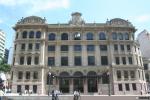 Edificio de Correos en Parque Anahngabaú