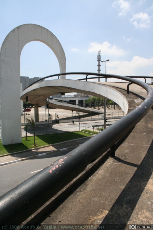 Puente del Memorial da America Latina