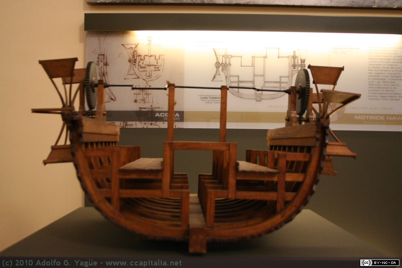 Barco propulsado por rueda de palas (2)