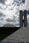 Senado Federal y edificio de administración del Congresso Nacional