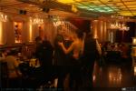 Adolfo recibe su primera clase de tango