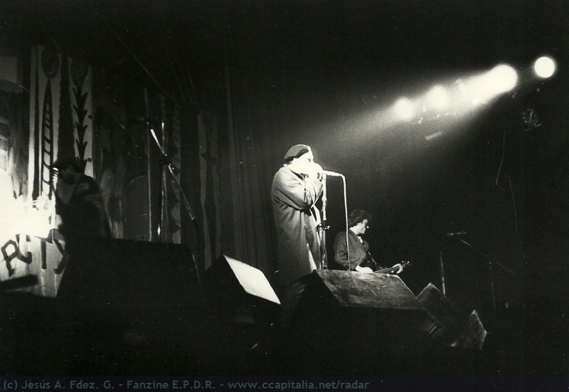 Os Resentidos Live @ Astoria [1985] (2)