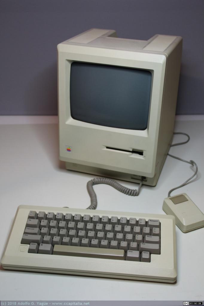 024 - Apple Macintoch (1), 1984