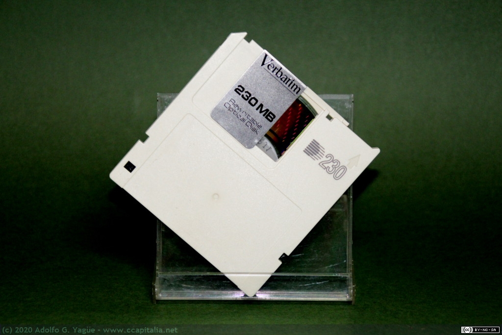 871- Disco magneto-óptico de 230MB Verbatim de 90mm (tecnología Direct Overwrite), 1996