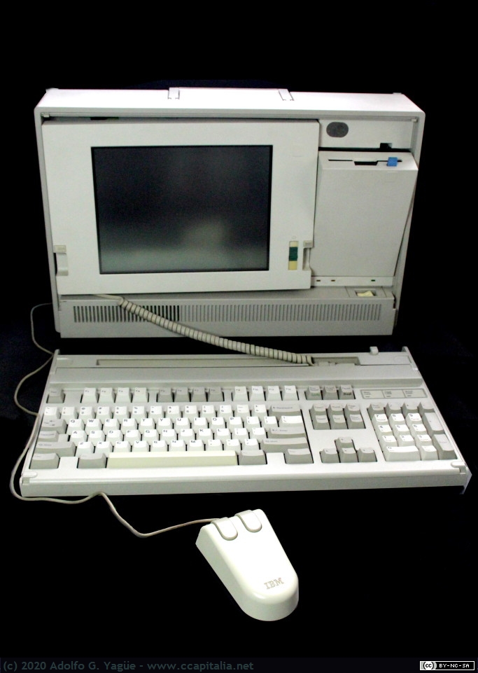 038 - IBM PS2 P70. Ordenador portable, Intel 386SX 20Mhz, microchannel, monitor mono de plasma (2), 1989