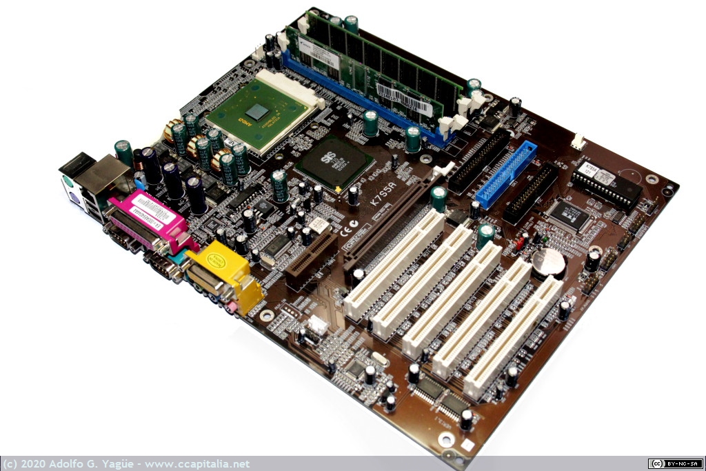 742 - Placa base ATX K7S5A de Elitegroup. AMD Athlon XP (32bits y 1,67GHz). DIMM SDR 128MB y DIMM DDR 256MB, 2000